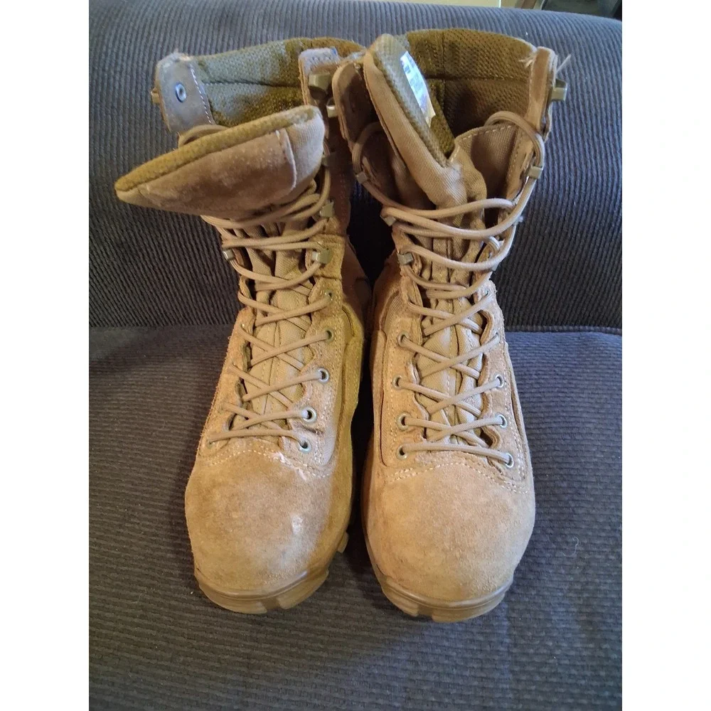 Belleville 533ST Sabre Steel Toe Boots Mens 7W Womens 9W Coyote Brown Vibram USA